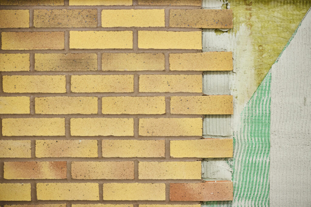 Driving Better Performance in MMC with Extruded Brick Slips - Omnia